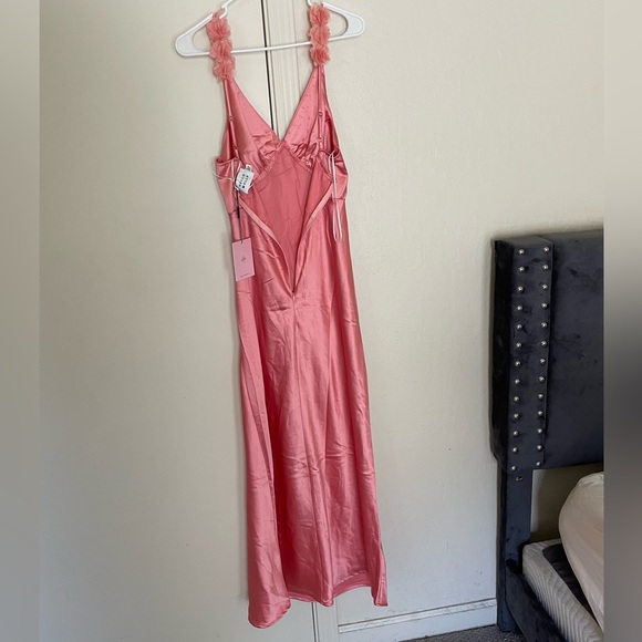 Hello Molly PARTIES IN SPRING SATIN MAXI DRESS PINK - Picture 3 of 6